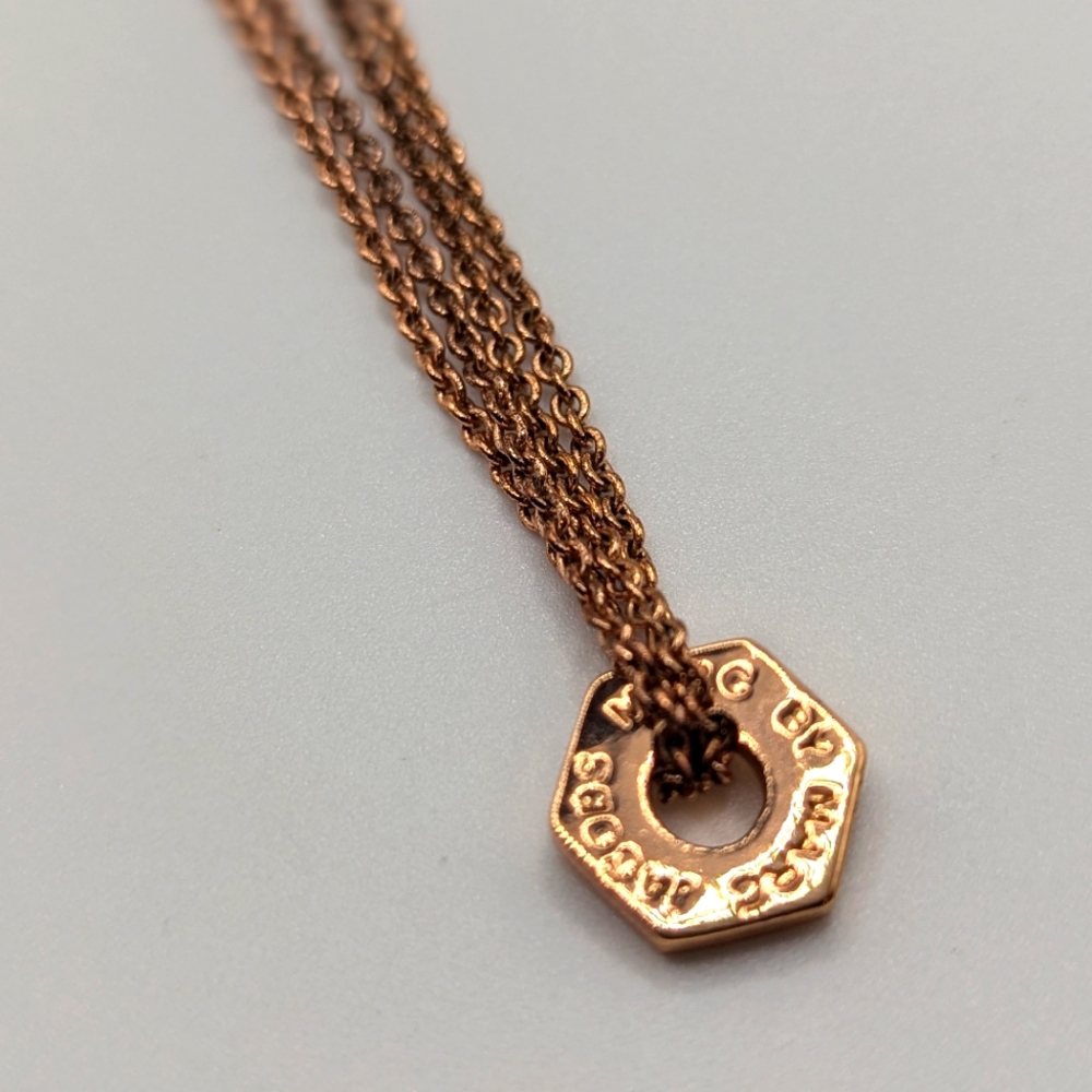 Marc by Marc Jacobs rose gold coloured necklace